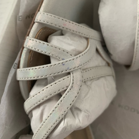 Pelle Moda Ronnie Ankle Strap Sandal Size 10 Silver Digital Foil Metallic - NWB - Picture 13 of 15